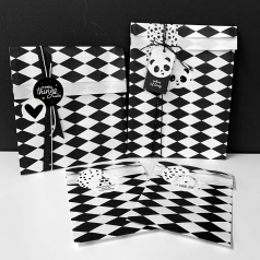 cadeauzakje-wiebertje-zwart-wit-12x19cm-0118982-c.png