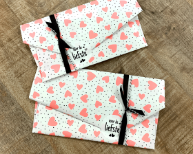 inpakpapier-hearts-wit-roze-0120967-0120966-sfeer.png