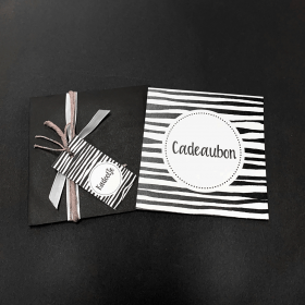 Kadobon-Carré-card-Zebra-135x135mm-wit-met-zwarte-envelop-0119418-c.png