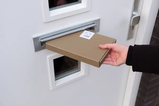 Brievenbusdozen in verschillende formaten voor voordelige verzending